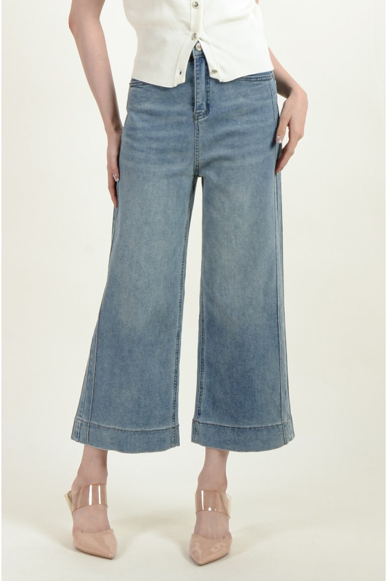 Anahi Straight Leg Cropped Jeans