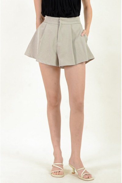 Cecelia Pleated Shorts - Light Grey
