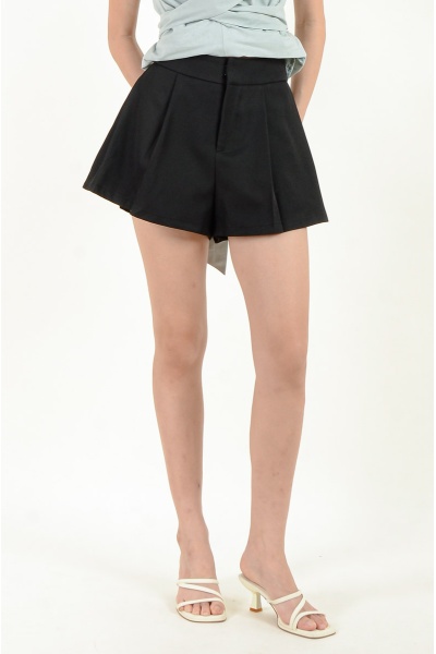Cecelia Pleated Shorts - Black