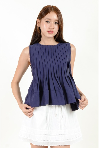 Lesly Pleated A Line Top - Navy