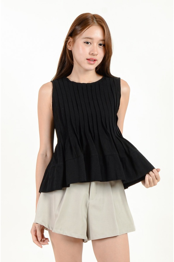 Lesly Pleated A Line Top - Black
