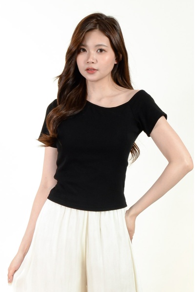 Izayah Toga Tee with Padding - Black