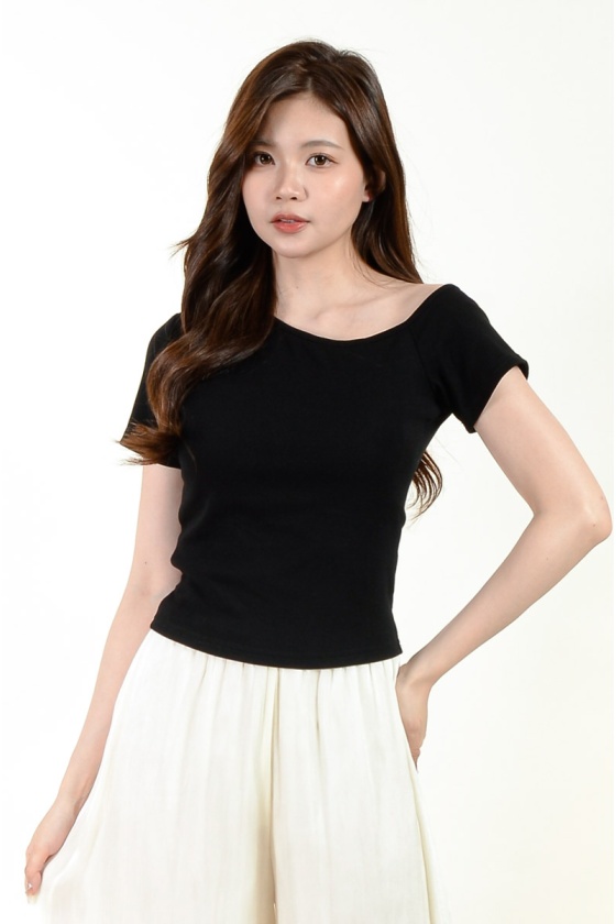 Izayah Toga Tee with Padding - Black